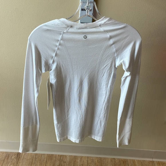 Lululemon Swiftly Tech Long Sleeve - Picture 2 of 3